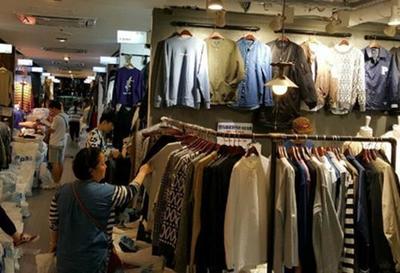 姑娘經(jīng)營服裝小店悟出商道,搞批發(fā)讓生意火了